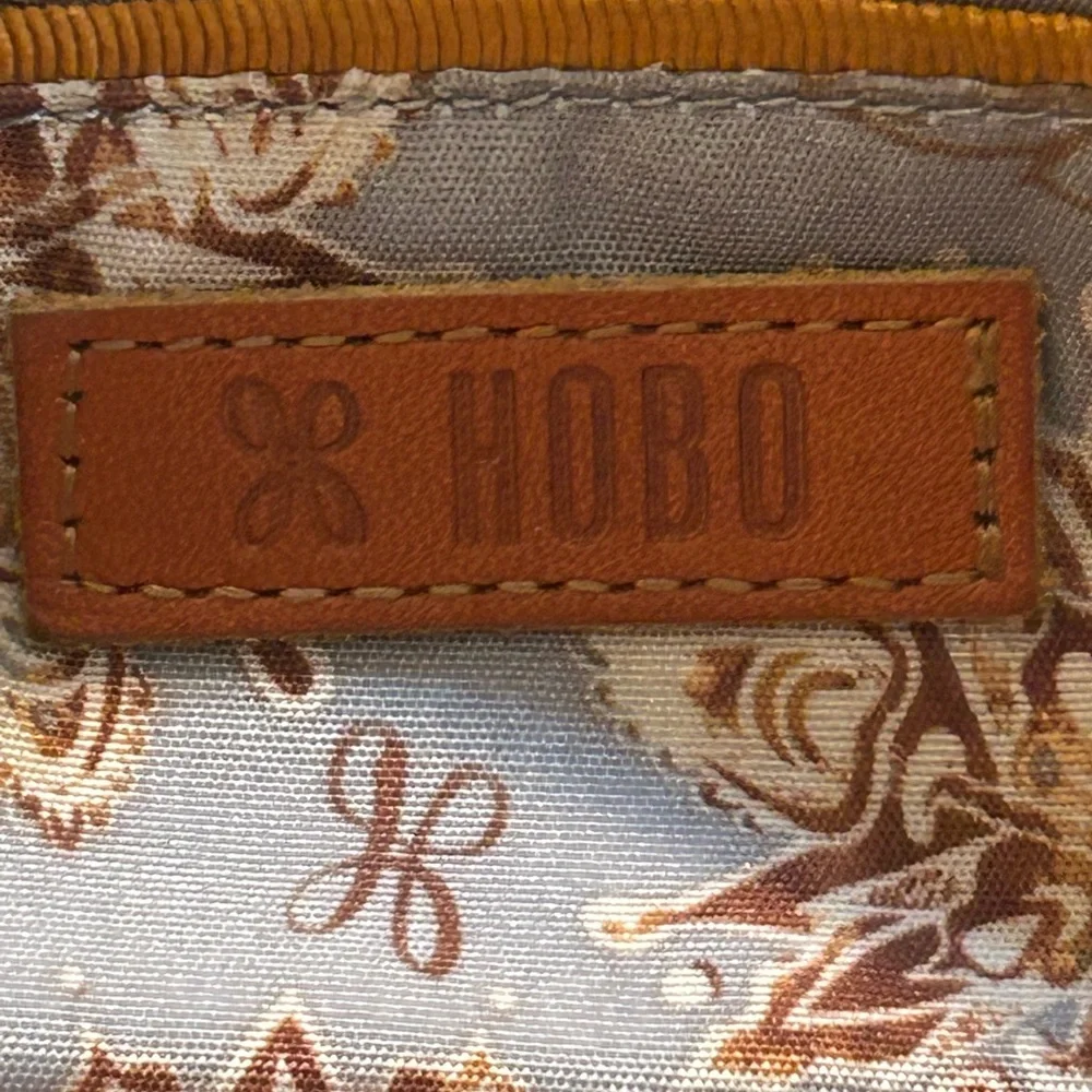 HOBO International Vida 100% Leather Wristlet Clutch.